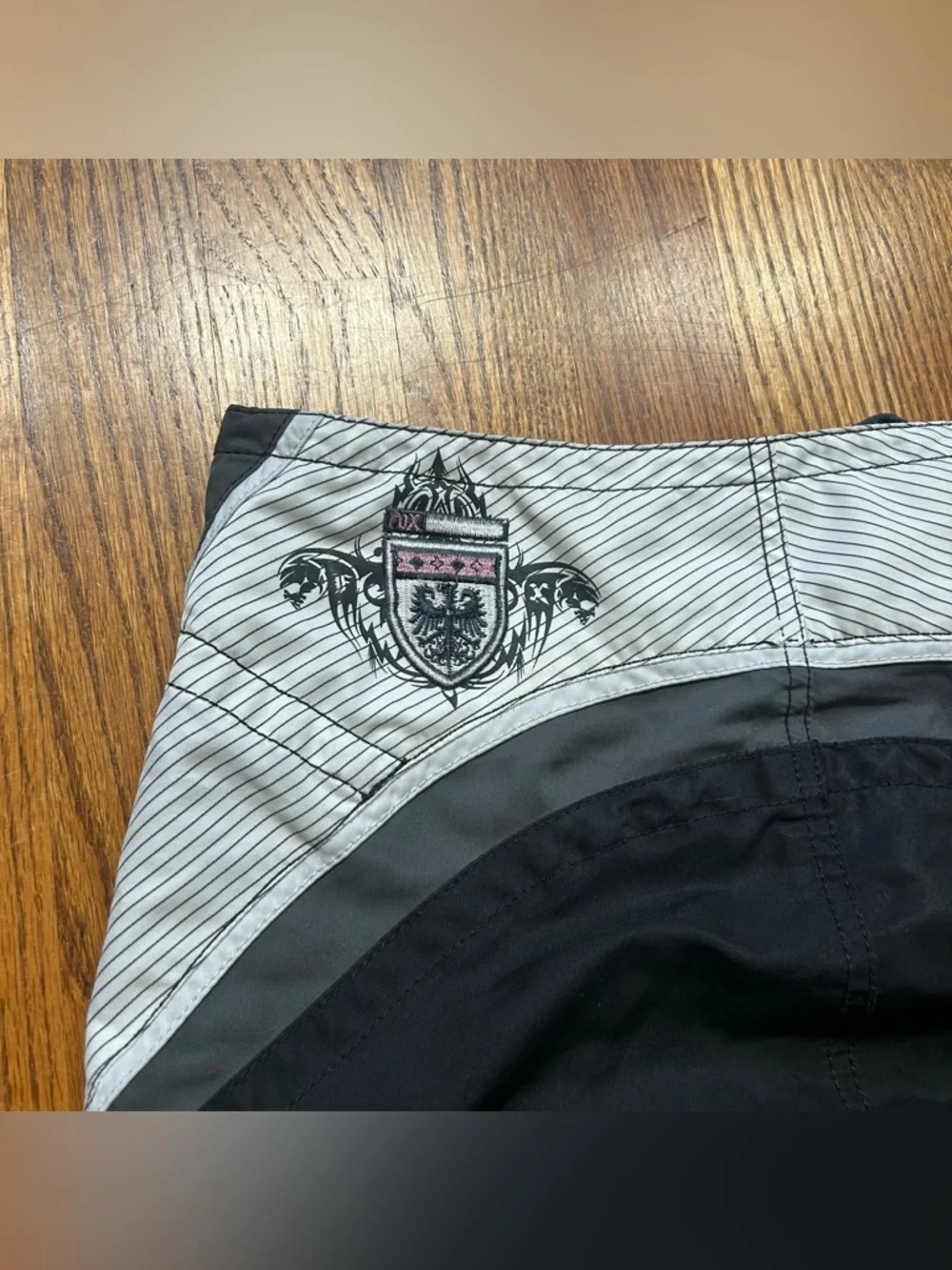 Fox Racing Motocross Men’s Board Shorts Black & White Sz32 Pink Logo 11” Inseam - Picture 8 of 8